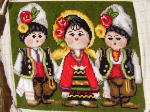 Cross-stitch Bulgarian dolls